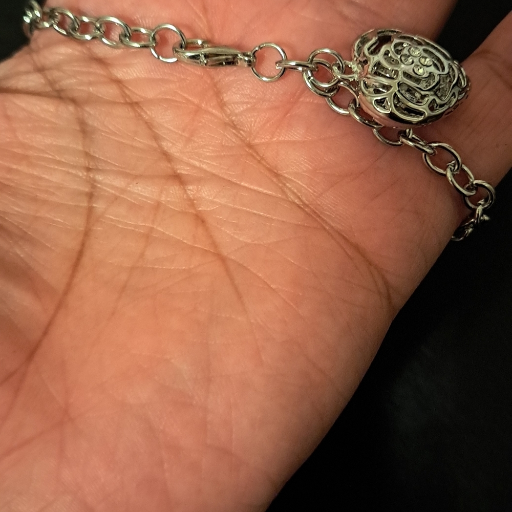 Silver Heart Pendant bracelet NWOT - Picture 3 of 3